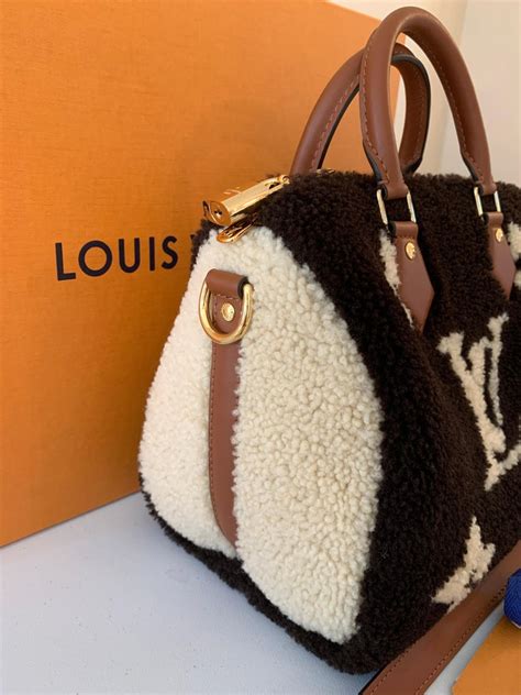 shearling lv bag|Speedy Bandoulière 25 .